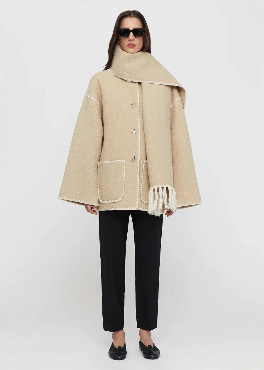 Elegant Scarf Jacket – Sophisticated Layering Piece for Chic Outfits