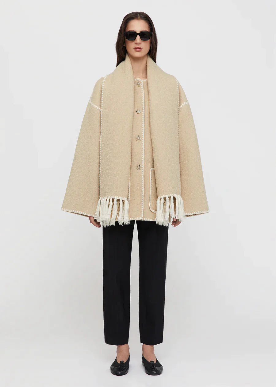 Elegant Scarf Jacket – Sophisticated Layering Piece for Chic Outfits