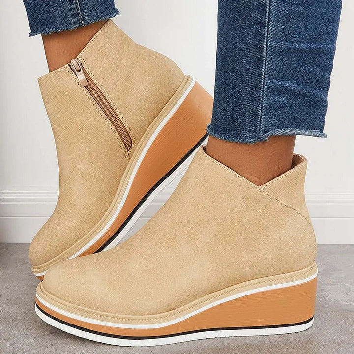 Elegant Wool-Lined Boots – Sophisticated Style for Cold Weather Flair