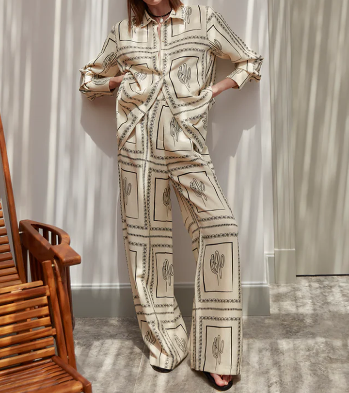Abstract Comfy Two-Piece Set – Trendy & Relaxed Everyday Wear