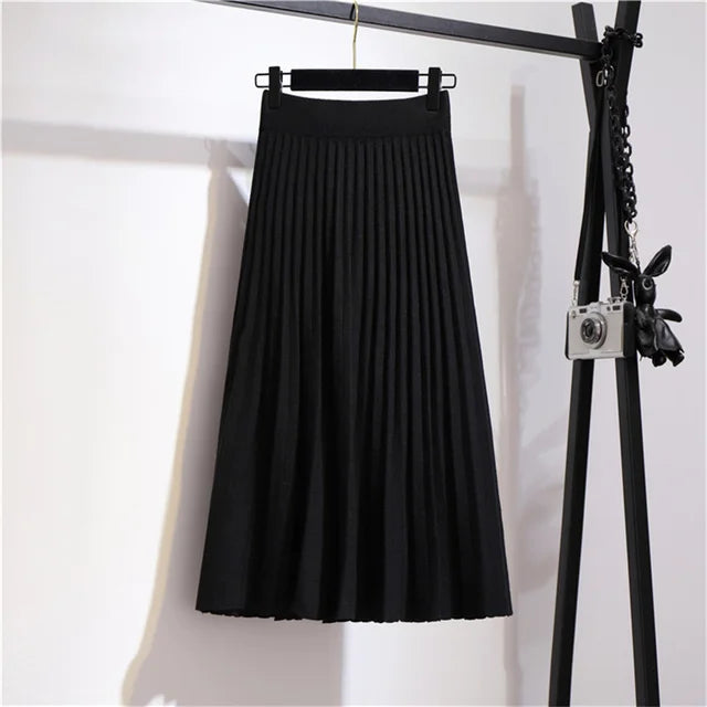Knitted Skirt – Trendy & Chic Outfit Essential