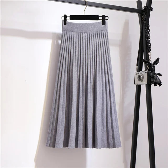 Knitted Skirt – Trendy & Chic Outfit Essential
