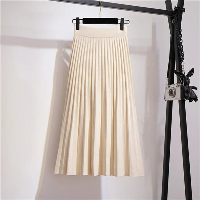 Knitted Skirt – Trendy & Chic Outfit Essential