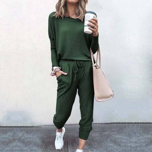 Comfortable Tracksuit Set – Relaxed & Trendy Athleisure Wear