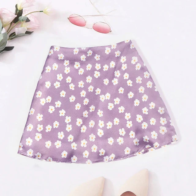 Daisy Print Mini Skirt – Trendy & Playful Style