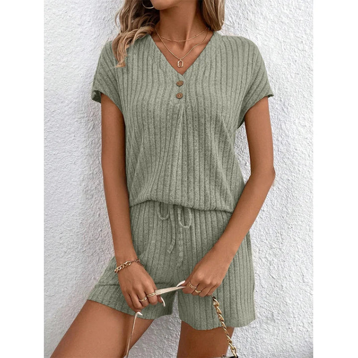 Comfortable Summer Set – Relaxed & Trendy Outfit for the Season