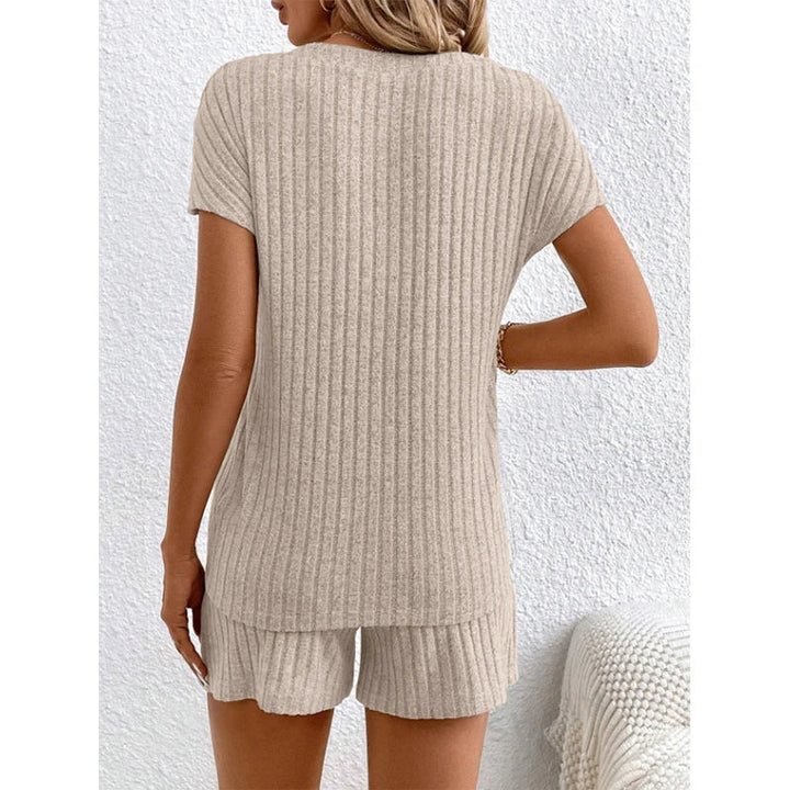 Comfortable Summer Set – Relaxed & Trendy Outfit for the Season