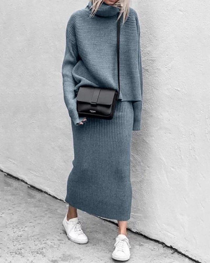 High Collar Two-Piece Set – Trendy & Chic Outfit for Stylish Occasions