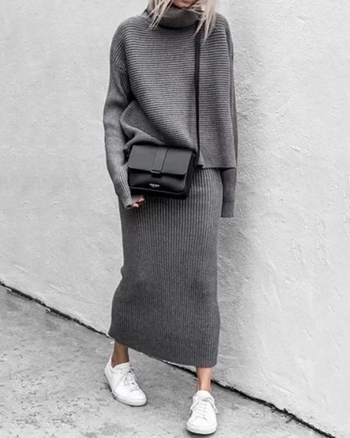 High Collar Two-Piece Set – Trendy & Chic Outfit for Stylish Occasions