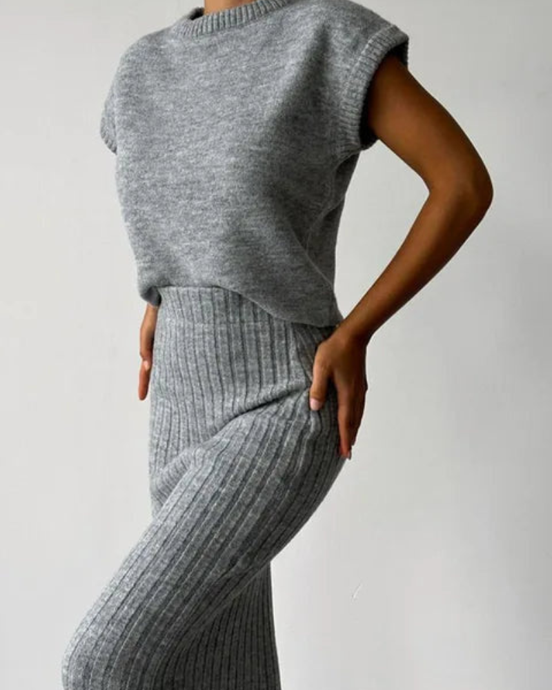 Modern Sleeveless Set – Trendy & Chic Outfit for Any Occasion