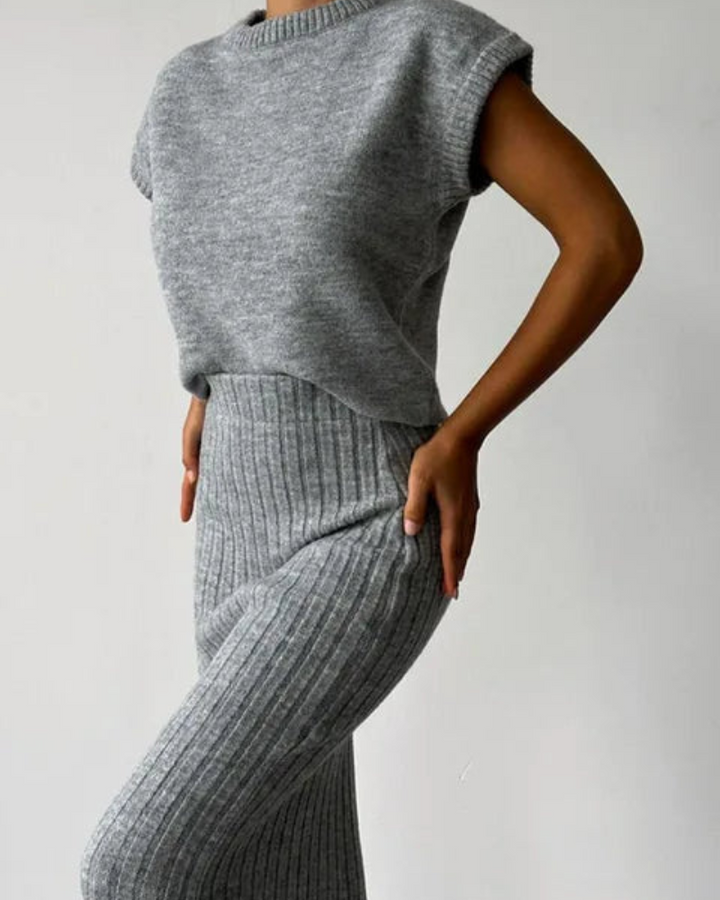 Modern Sleeveless Set – Trendy & Chic Outfit for Any Occasion