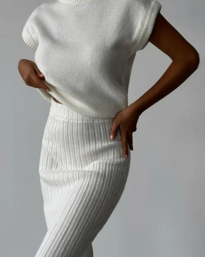 Modern Sleeveless Set – Trendy & Chic Outfit for Any Occasion