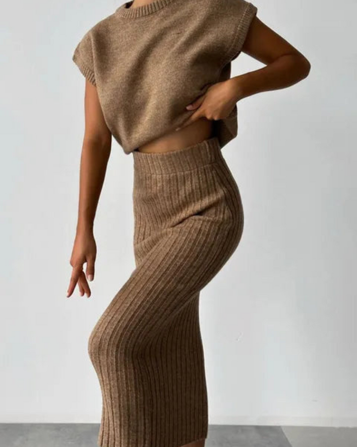Modern Sleeveless Set – Trendy & Chic Outfit for Any Occasion