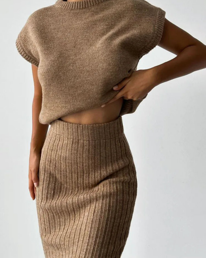 Modern Sleeveless Set – Trendy & Chic Outfit for Any Occasion