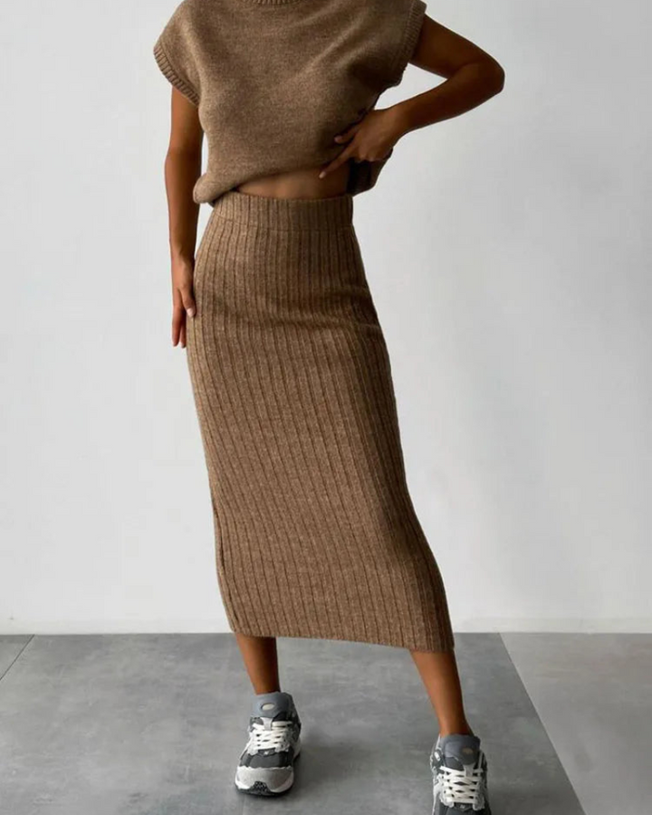 Modern Sleeveless Set – Trendy & Chic Outfit for Any Occasion