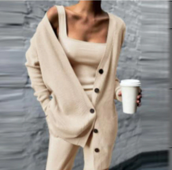 Comfy Knitted Three-Piece Set – Trendy & Cosy Outfit for Every Occasion