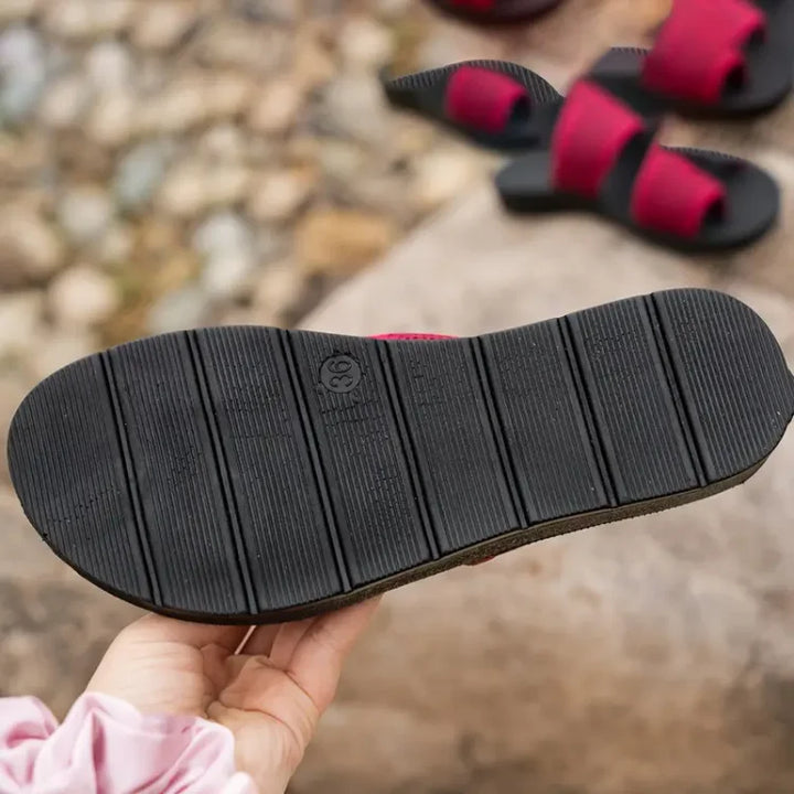 High-Quality Slide Sandals – Trendy & Comfortable Footwear