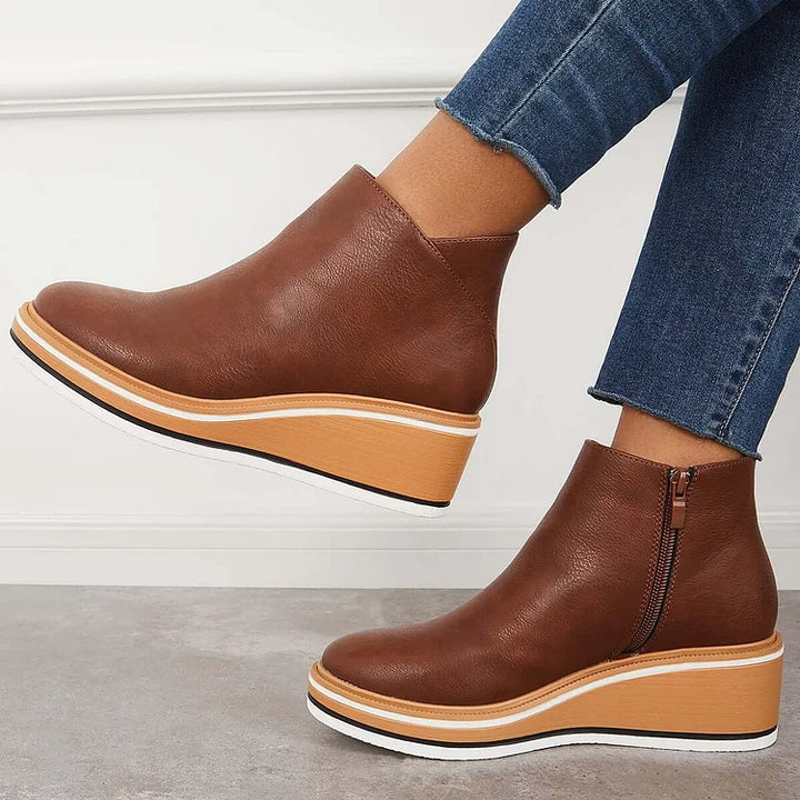 Elegant Wool-Lined Boots – Sophisticated Style for Cold Weather Flair