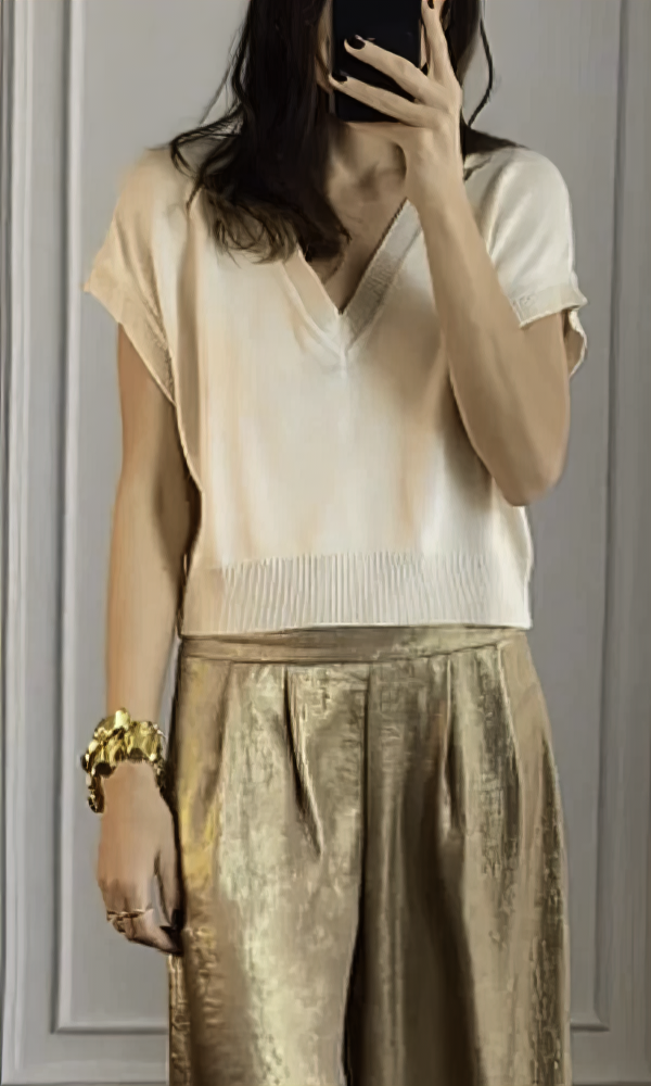 High-Waist Pants & Top Set – Chic & Trendy Outfit Combination