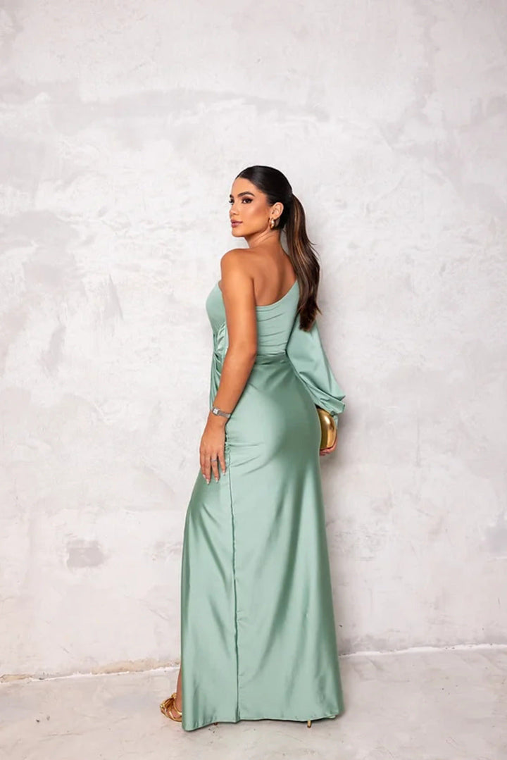 Elegant Silhouette Dress – Sophisticated & Timeless Evening Wear