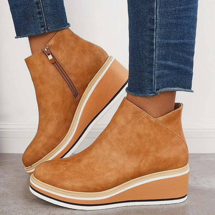 Elegant Wool-Lined Boots – Sophisticated Style for Cold Weather Flair