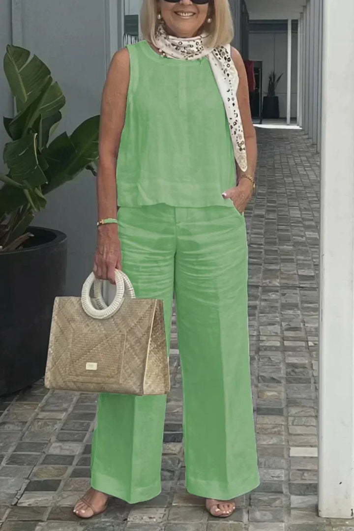Elegant Sleeveless Jumpsuit – Sophisticated & Chic Fashion Statement