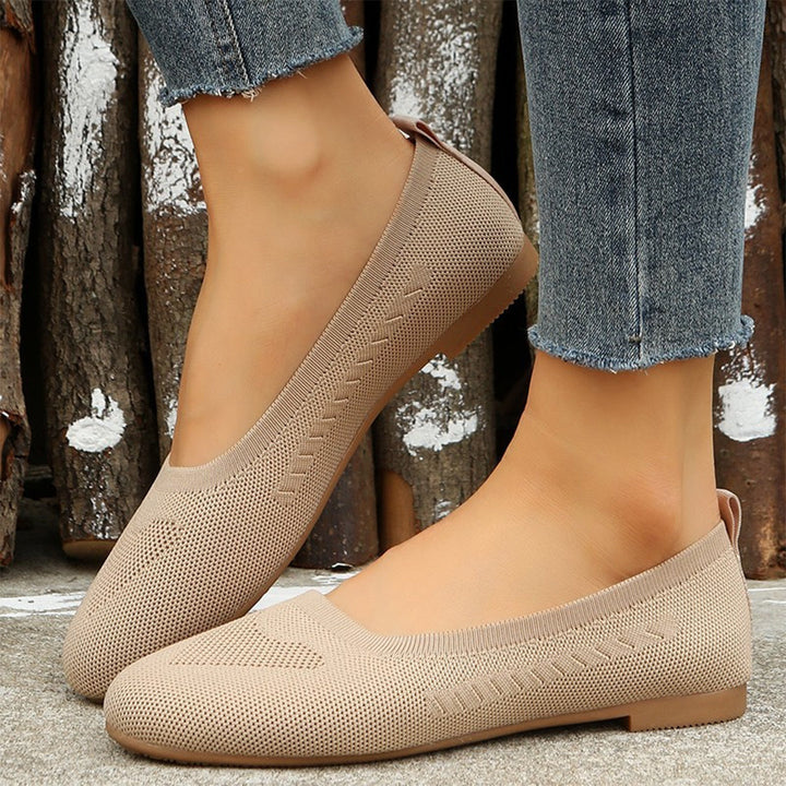 Casual Chic Slip-On Shoes – Comfortable & Trendy Footwear