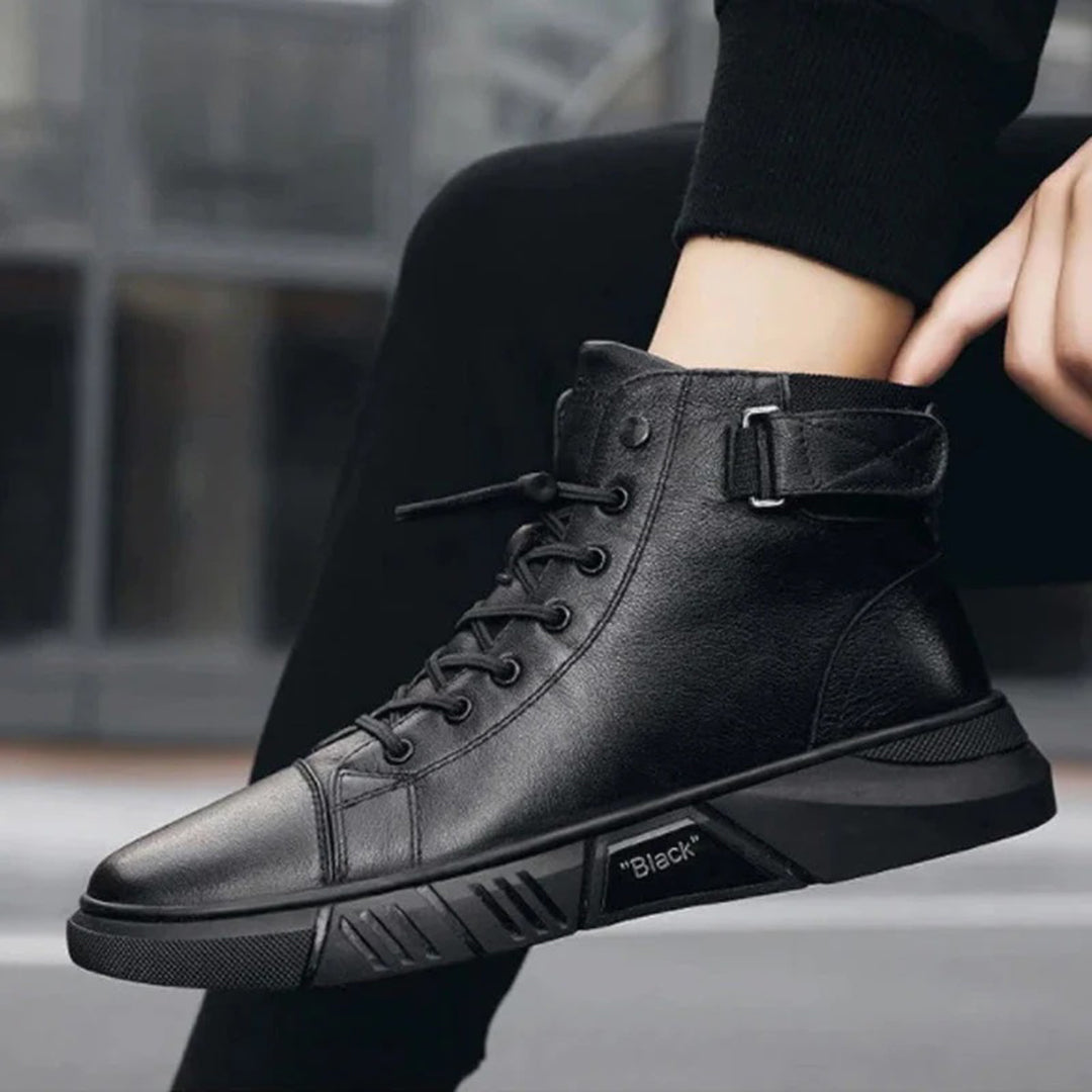 Black Warm Boots – Cozy & Stylish Footwear for Cold Weather