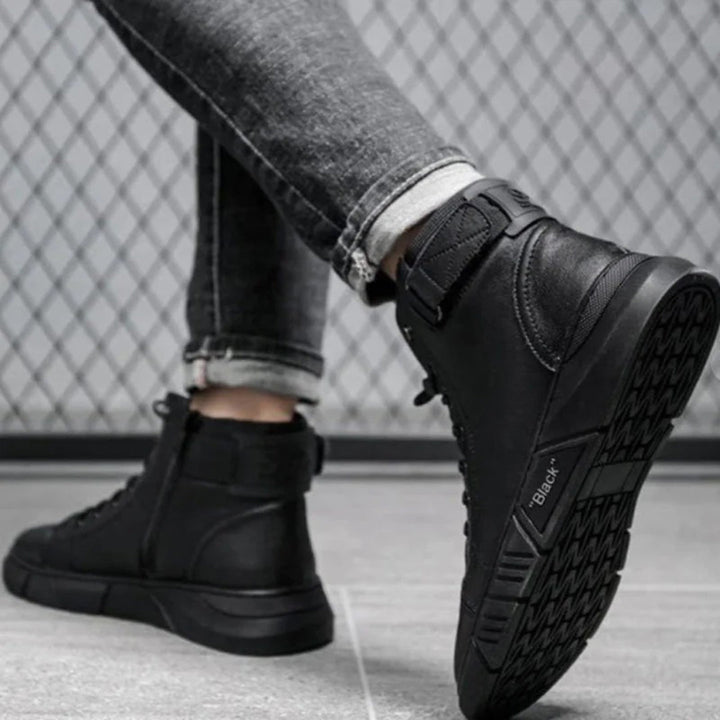 Black Warm Boots – Cozy & Stylish Footwear for Cold Weather
