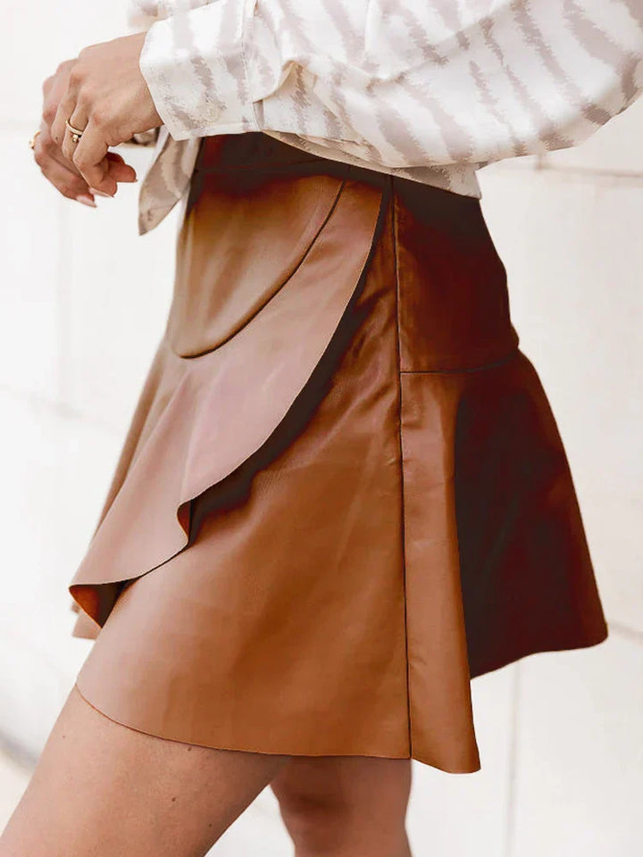 Pleated Imitation Leather Skirt – Trendy & Chic Fashion Staple