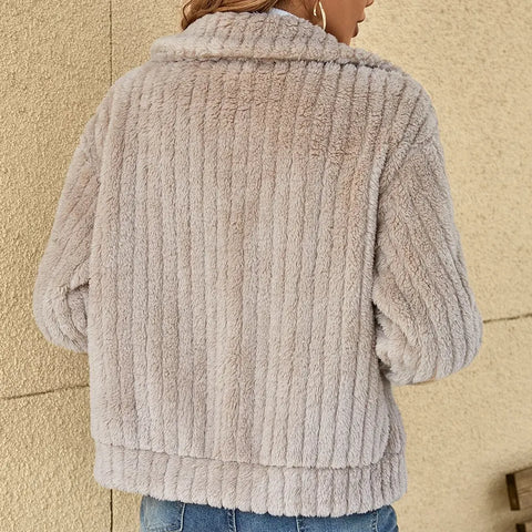 Stylish Plush Cardigan – Trendy & Cozy Layering Essential