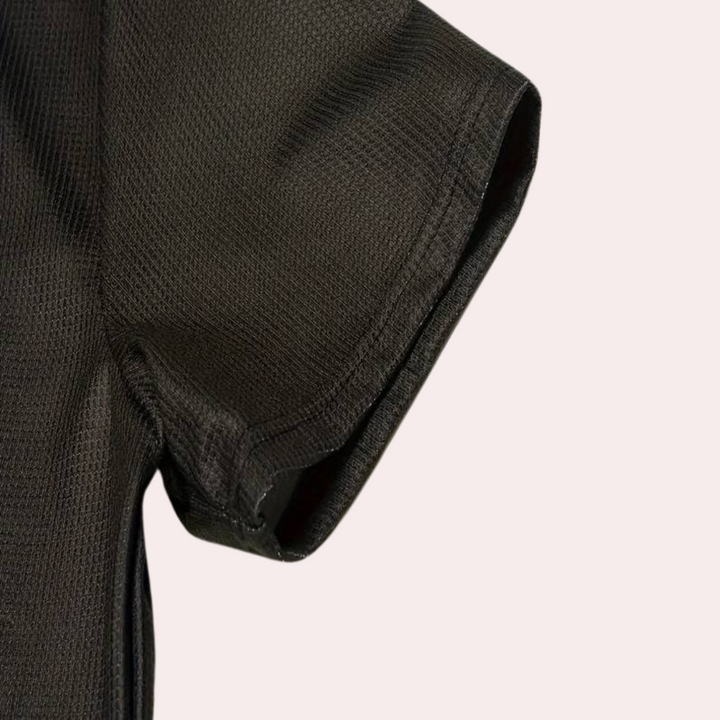 Trendy Men's Shirt – Stylish and Modern Cut for Everyday Wear