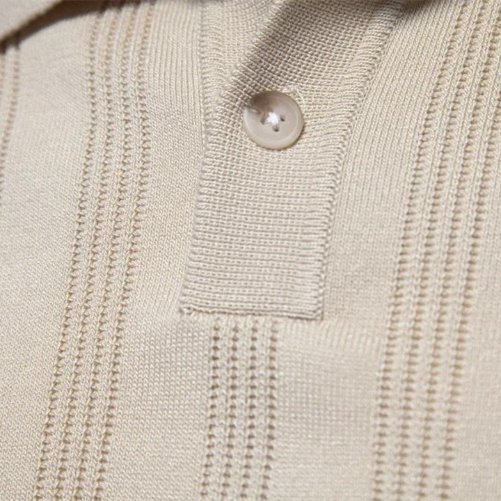 Elegant Knitted T-Shirt – Sophisticated Style for the Modern Man