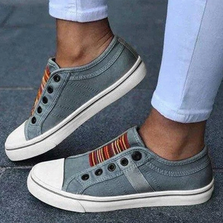 Stylish & Comfy Slip-On Sneakers – Trendy Footwear for Everyday Adventures