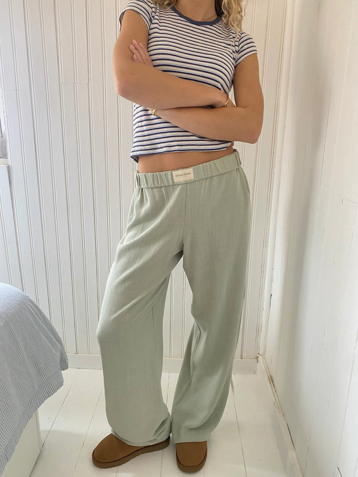 Lounge Trousers – Comfortable & Chic Casual Wear