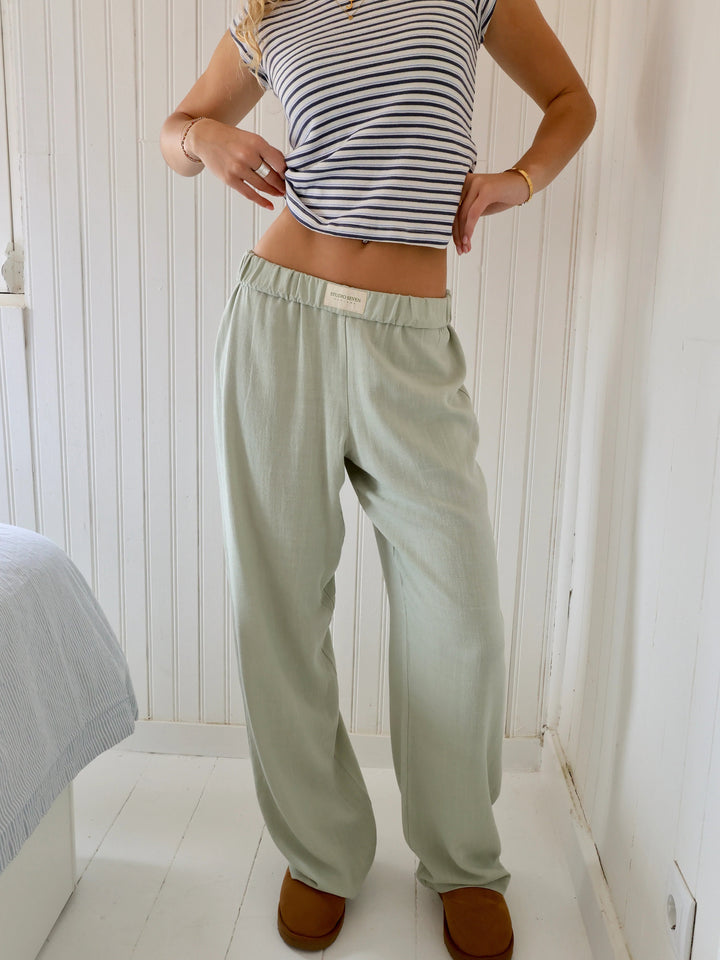 Lounge Trousers – Comfortable & Chic Casual Wear