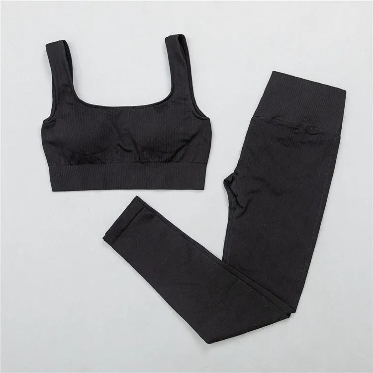 Yoga Set – Chic & Trendy Activewear for Comfortable Fitness Sessions