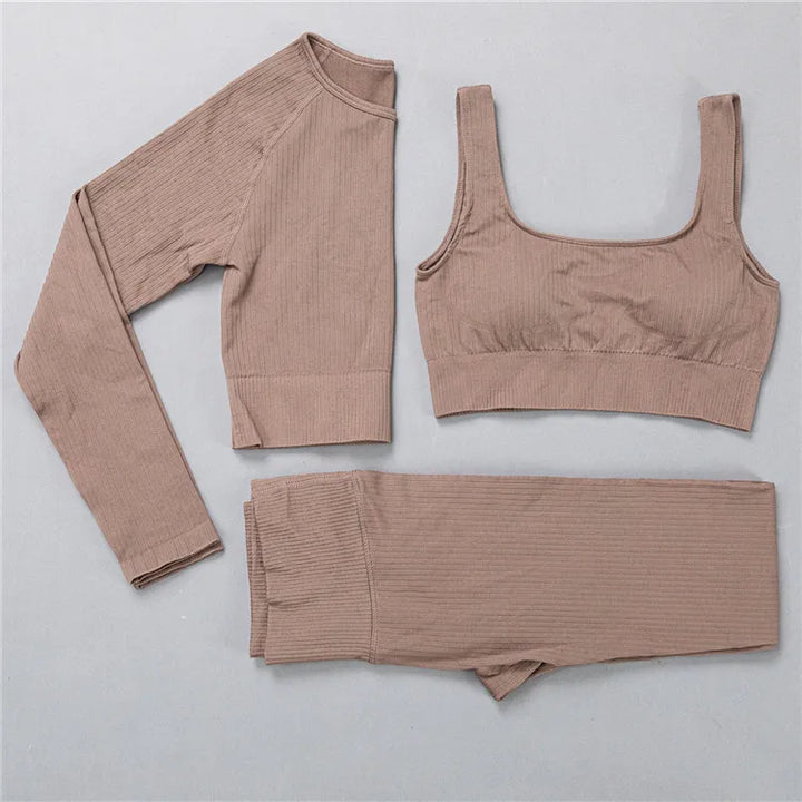 Yoga Set – Chic & Trendy Activewear for Comfortable Fitness Sessions