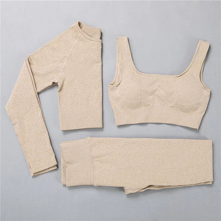 Yoga Set – Chic & Trendy Activewear for Comfortable Fitness Sessions