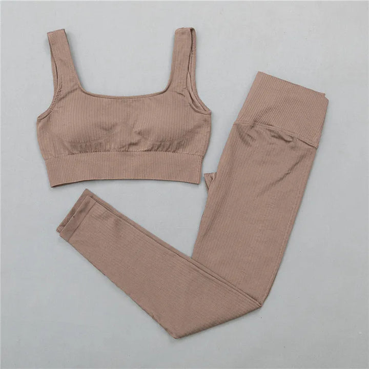 Yoga Set – Chic & Trendy Activewear for Comfortable Fitness Sessions