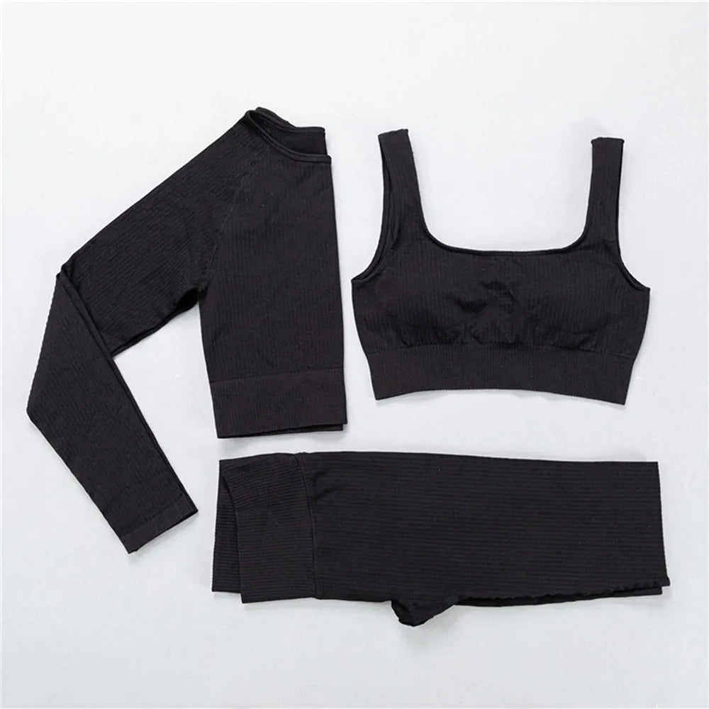 Yoga Set – Chic & Trendy Activewear for Comfortable Fitness Sessions