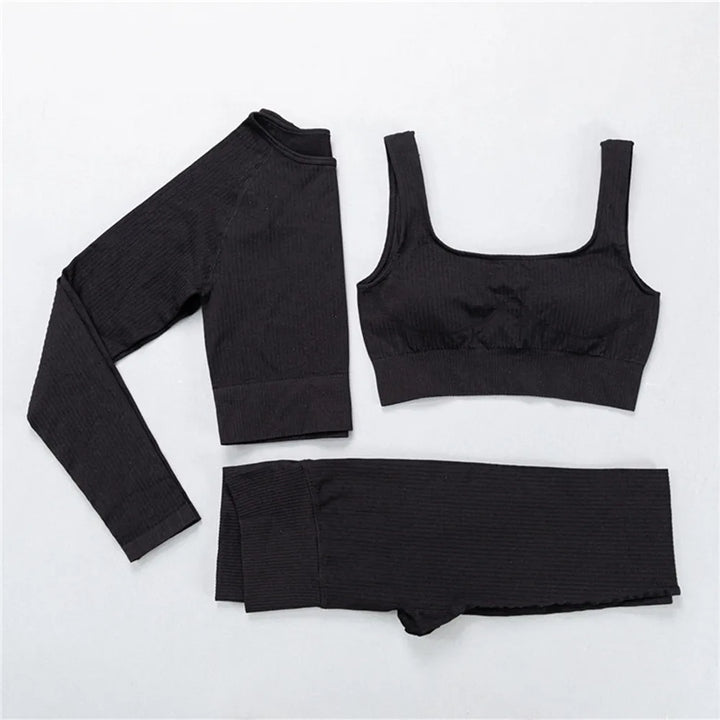 Yoga Set – Chic & Trendy Activewear for Comfortable Fitness Sessions
