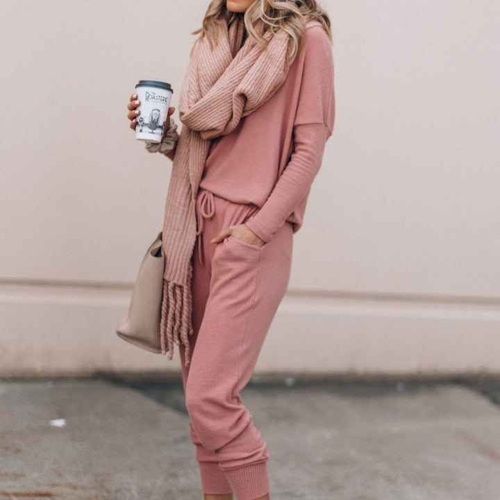Comfortable Tracksuit Set – Relaxed & Trendy Athleisure Wear