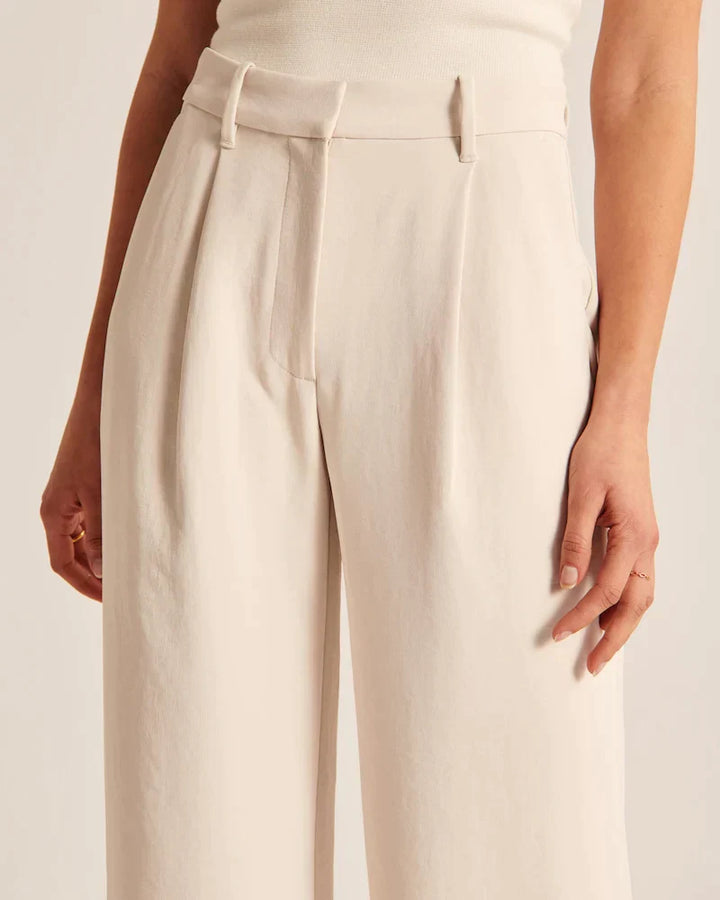 Polished Tailored Pants – Elegant & Sophisticated Wardrobe Essential