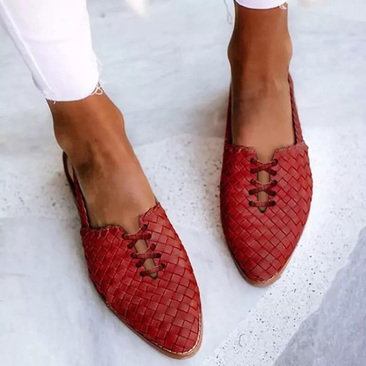 Elegant Hand-Woven Leather Slippers – Chic & Comfortable Footwear