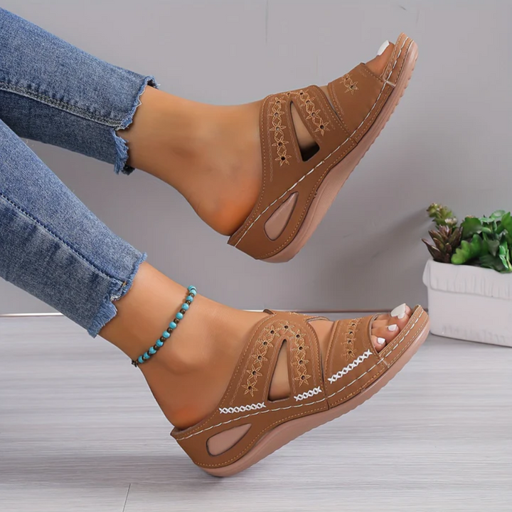 Trendy Women's Summer Sandals 2024 – Chic & Stylish Footwear for Warm Weather