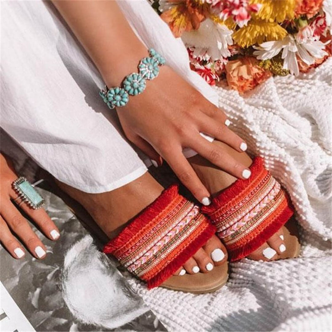 Elegant & Luxurious Slippers – Sophisticated Comfort for Any Occasion