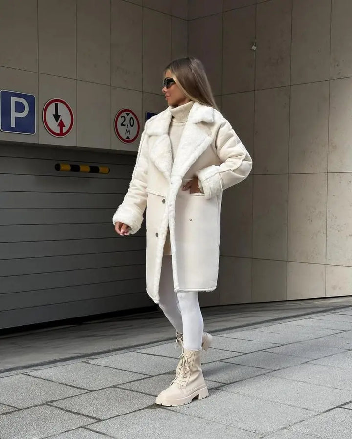 Elegant Fur Overcoat – Sophisticated & Stylish Winter Outerwear