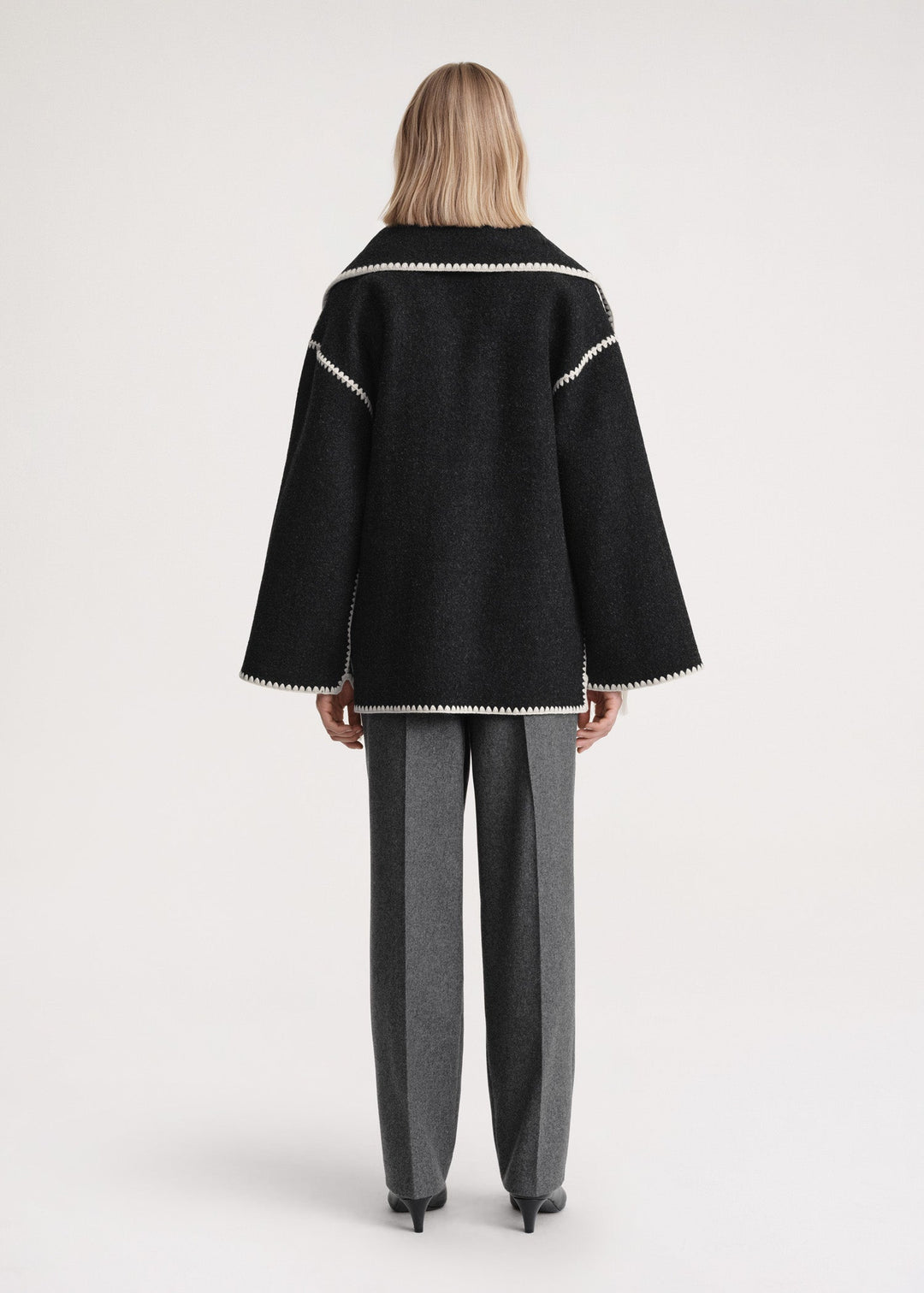Elegant Scarf Jacket – Sophisticated Layering Piece for Chic Outfits