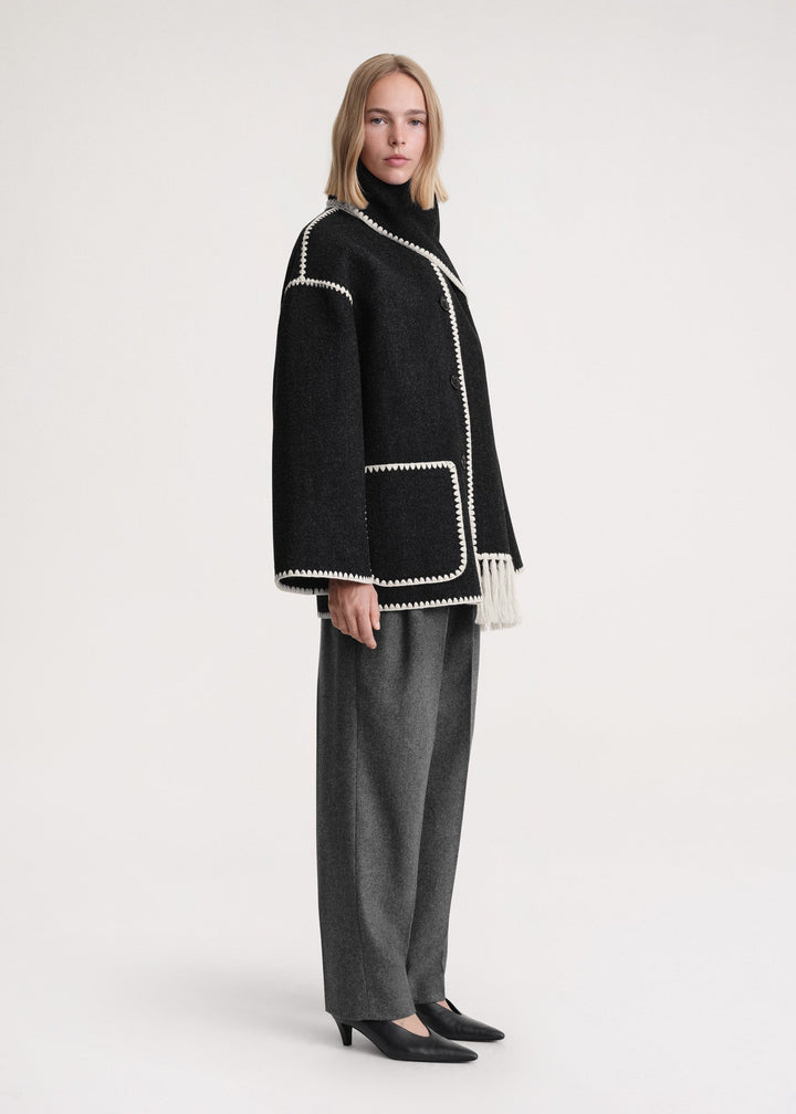 Elegant Scarf Jacket – Sophisticated Layering Piece for Chic Outfits